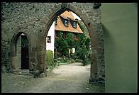 Arch and
	houses, Ladenburg